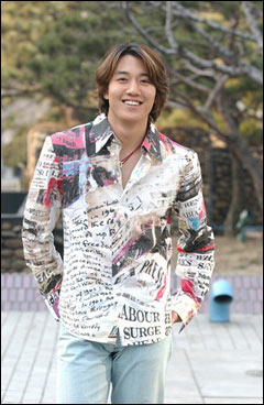 纬来戏剧台晚间9点「说你爱我」剧中金来沅虽青春无敌却逃不过熟女